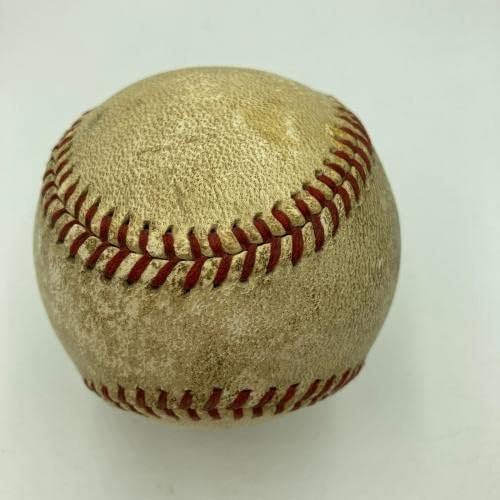 В играта на Световните серии 1945 г. са били използвани бейзболни топки От Попа Шулте до Габби Хартнет Чикаго Къбс -
