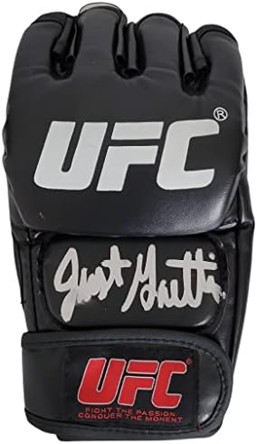 Шампион на UFC Джъстин Гетье подписа ръкавици ММА UFC СА точното доказателства, с автограф